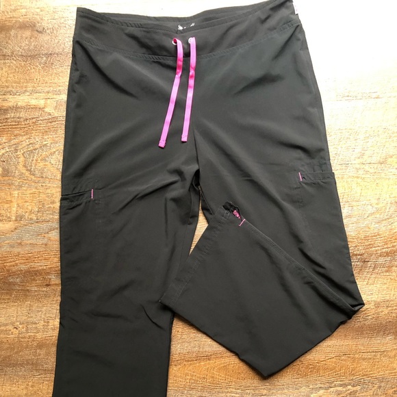 Smitten Pants - ✨NWOT✨Black Scrub Pants Smitten Pants - ✨NWOT✨Black Scrub Pants